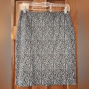 LOFT | Petite Leaf Print Pencil Skirt Charcoal / Blue-gray | 2P